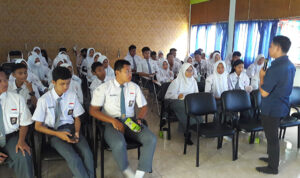 Jurnalis Goes to School