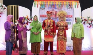 Tata Rias Pengantin Bejamang