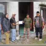 Ketua Bawaslu Belitung bersama Panwascam Sijuk saat monitoring pelaksanaan coklit oleh petugas Pantarlih Pilkada 2024 (foto: dok)