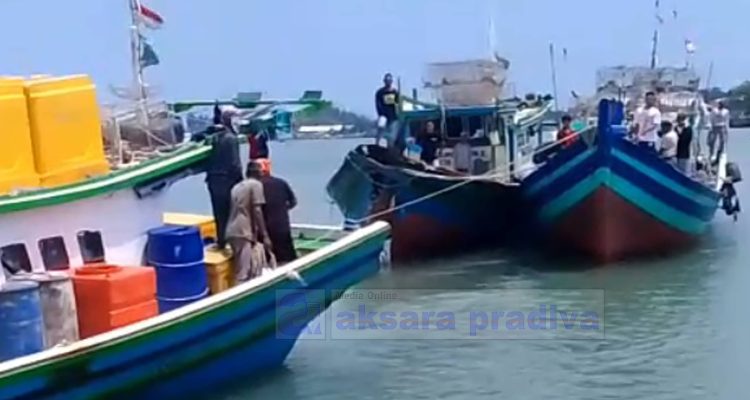 IMG 20250829 KM Kerapu Sawar Berhasil Dievakuasi Dermaga Pangkalan Baro